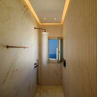 Eteo Santorini Luxury Suites