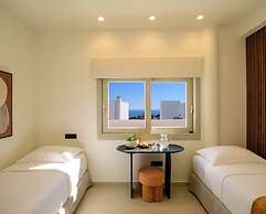 Eteo Santorini Luxury Suites