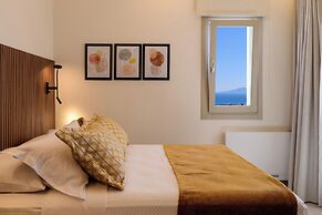 Eteo Santorini Luxury Suites