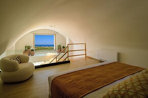 Eteo Santorini Luxury Suites