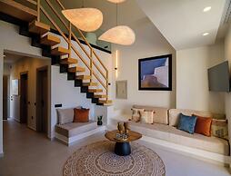Eteo Santorini Luxury Suites
