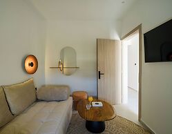 Eteo Santorini Luxury Suites