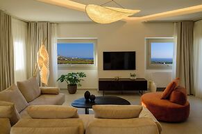 Eteo Santorini Luxury Suites