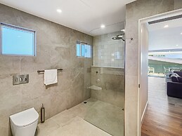 2 Bedroom Townhouse With Water Views