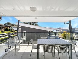 2 Bedroom Townhouse With Water Views