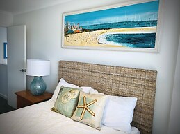 Spacious 2-bed Townhouse Near Torquay Beach