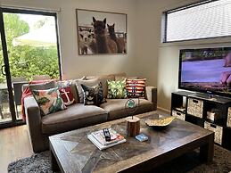 Spacious 2-bed Townhouse Near Torquay Beach