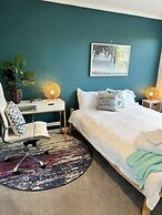 Spacious 2-bed Townhouse Near Torquay Beach