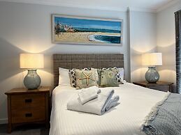 Spacious 2-bed Townhouse Near Torquay Beach