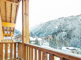Alpine Apartment Near Slopes