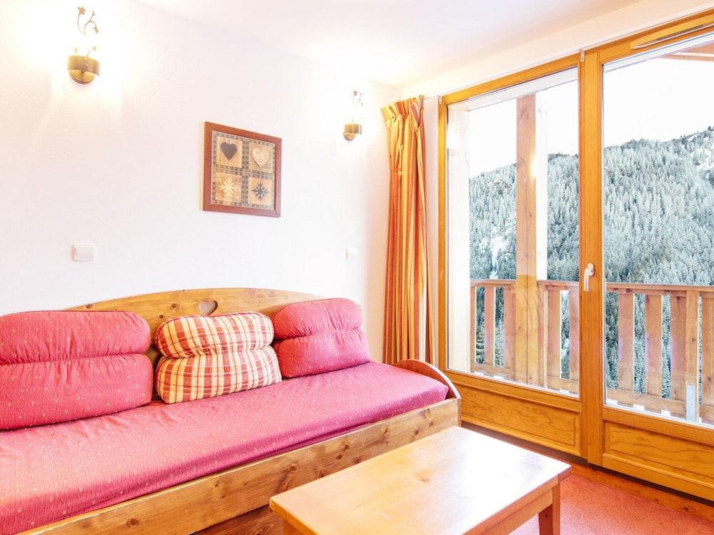 Alpine Apartment Near Slopes