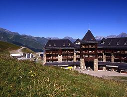 Large Alpine Base for 9 Near Slopes