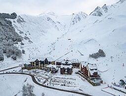 Large Alpine Base for 9 Near Slopes