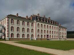 Heritage Stay for Four in Epernay