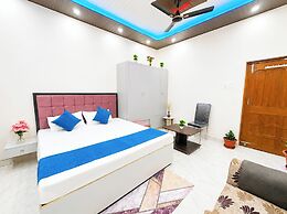 Hotel A Star In Varanasi