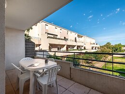 Coastal Stay for 4 With Air-conditioning