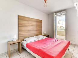 Coastal Stay for 4 With Air-conditioning