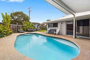 Spacious 4-bed Coastal Home With Pool