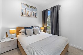 Spacious 4-bed Coastal Home With Pool