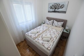 Batur Pool Apartments