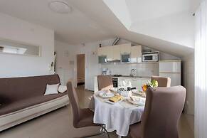 Batur Pool Apartments