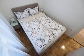 Batur Pool Apartments