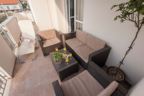 Batur Pool Apartments