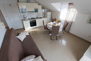 Batur Pool Apartments