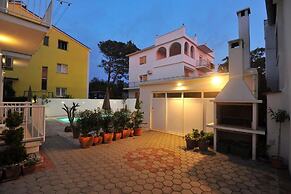 Batur Pool Apartments