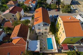 Batur Pool Apartments