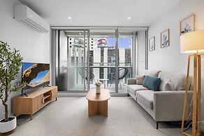 Marina-view 1-bed Apartment in Docklands