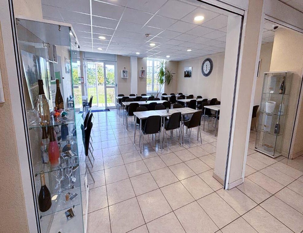 Refined Champagne Stay for Two