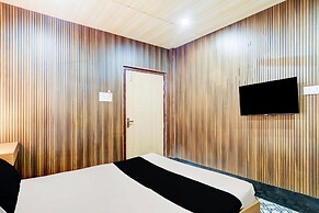 Deluxe With Balcony Hotel Aaghnya