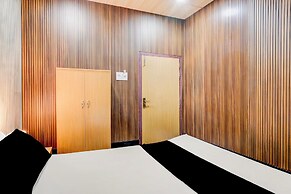 Deluxe With Balcony Hotel Aaghnya