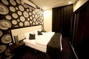 Quiet Rooms 1