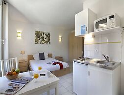 2-person Studio Overlooking the River