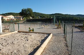 Duplex in Tourrettes With Pool Access