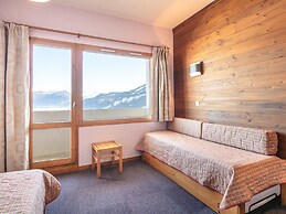 Compact Alpine Stay for 3 in Doucy