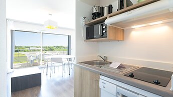 Spacious Stay for 6 Near Emerald Coast
