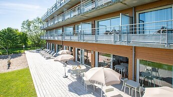 Spacious Stay for 6 Near Emerald Coast