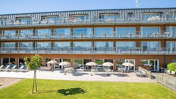 Spacious Stay for 6 Near Emerald Coast