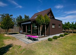 Holiday Cottage by the Lake