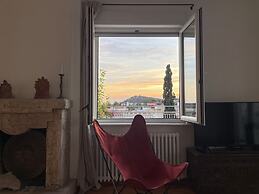 Penthouse Under Acropolis