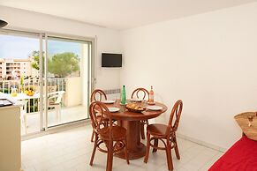 Family Stay Near Beach & Marina