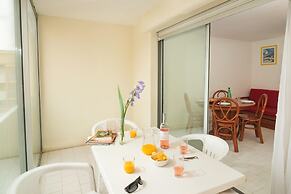 Family Stay Near Beach & Marina