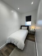 House Sleeps 6 Garden