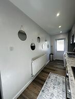House Sleeps 6 Garden