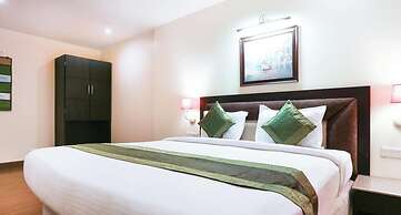 Hotel Fair-way In Near Railway Station