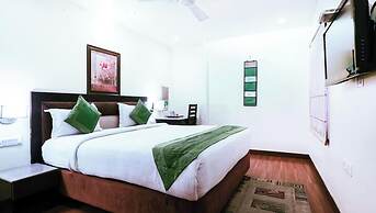 Hotel Fair-way In Near Railway Station