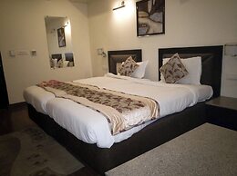 Hotel Fair-way In Near Railway Station